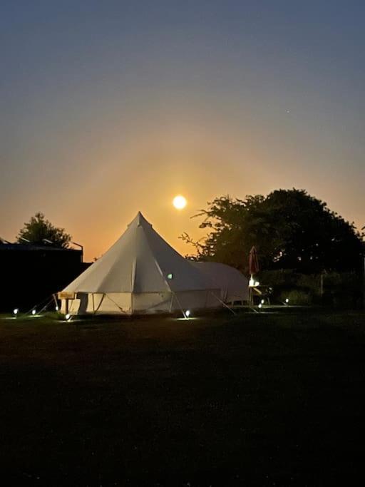 Cox Hill Glamping Benson Hotel Труро Екстериор снимка